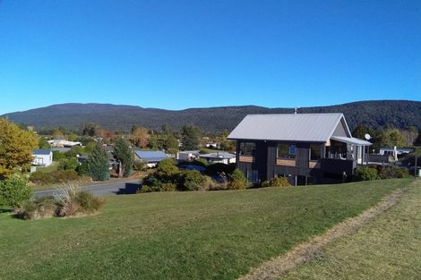 Photo of property in 19 Muriwai Drive, Manapouri, 9679