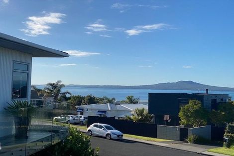 Photo of property in 1/52 Seaview Road, Castor Bay, Auckland, 0620