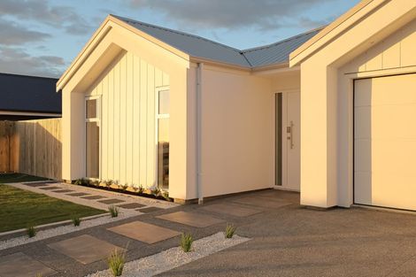 Photo of property in 60 Atlantic Drive, Fitzherbert, Palmerston North, 4410