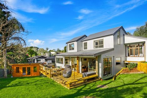 Photo of property in 7 Mahuta Grove, Northcote, Auckland, 0627