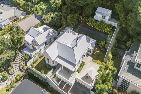 Photo of property in 16 Bracken Street, New Plymouth, 4310