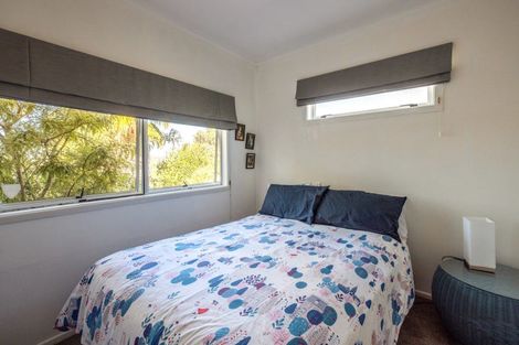 Photo of property in 17 Wellington Road, Surfdale, Waiheke Island, 1081
