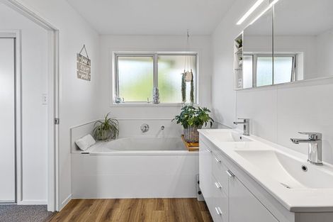 Photo of property in 158 Waitaha Road, Welcome Bay, Tauranga, 3112