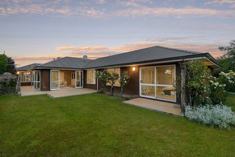 Photo of property in 8 Patricia Place, Harewood, Christchurch, 8051