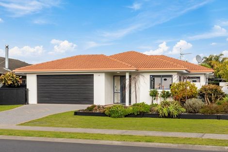 Photo of property in 46 Katerini Grove, Papamoa Beach, Papamoa, 3118