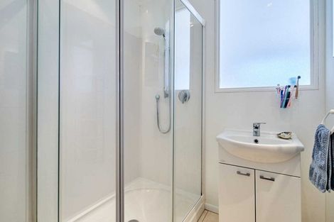 Photo of property in 5 Panorama Grove, Harbour View, Lower Hutt, 5010