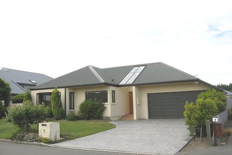Photo of property in 7 Monterey Place, Parklands, Christchurch, 8083