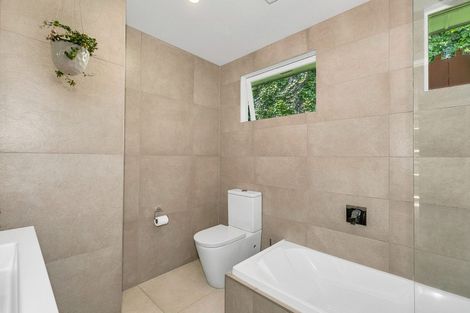Photo of property in 1/5 Larchwood Avenue, Westmere, Auckland, 1022