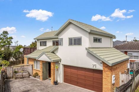 Photo of property in 2/267 Glenfield Road, Hillcrest, Auckland, 0627