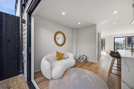 Photo of property in 10a Prince Regent Drive, Half Moon Bay, Auckland, 2012