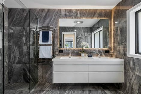 Photo of property in 4 Grovenor Drive, Orewa, 0931