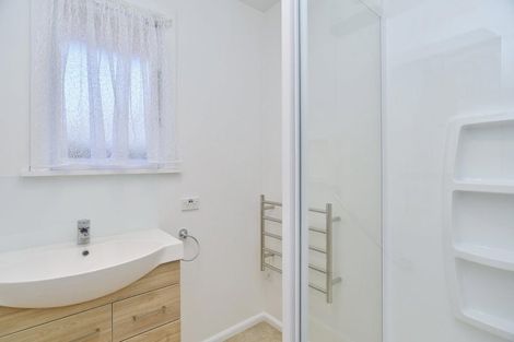 Photo of property in 30 Kendal Avenue, Burnside, Christchurch, 8053