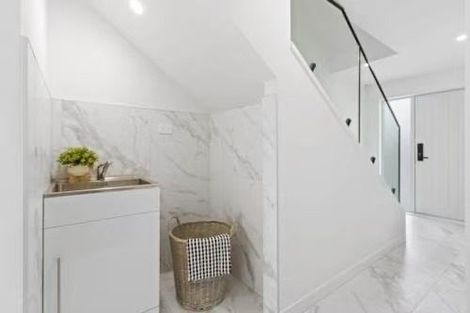 Photo of property in 6/13 Beatrix Street, Avondale, Auckland, 1026