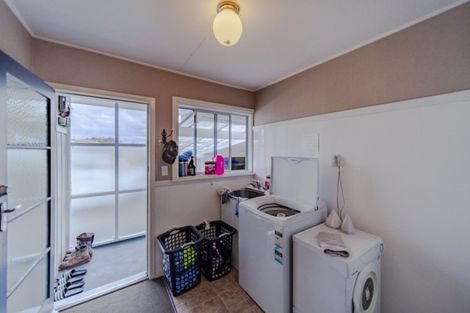 Photo of property in 33 Francis Drake Street, Waipukurau, 4200