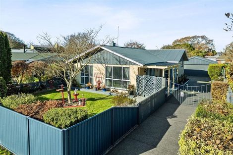 Photo of property in 22 Kathleen Crescent, Hornby, Christchurch, 8042