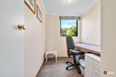Photo of property in 2 Lady Bell Grove, Lowry Bay, Lower Hutt, 5013