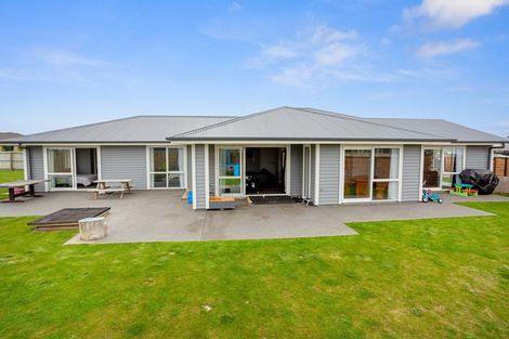 Photo of property in 35 Koura Drive, Rangiora, 7400