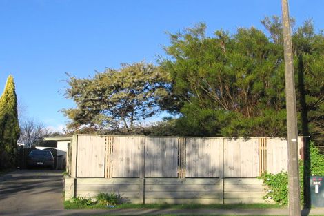 Photo of property in 27 Dunk Place, Milson, Palmerston North, 4414