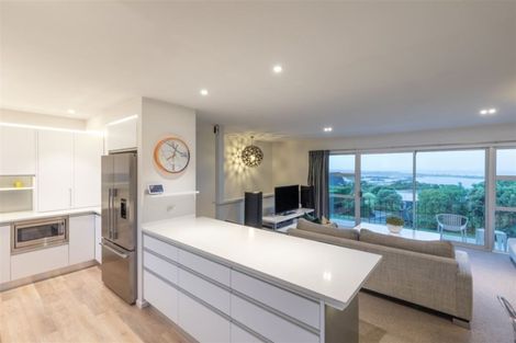 Photo of property in 4 Freeman Street, Mount Pleasant, Christchurch, 8081