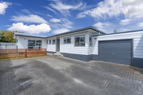 Photo of property in 35 Otupai Street, Two Mile Bay, Taupo, 3330