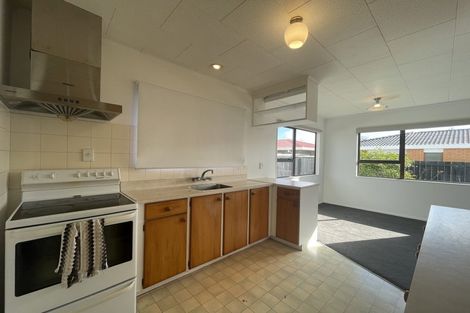 Photo of property in 1/94 Roberts Road, Te Atatu South, Auckland, 0610