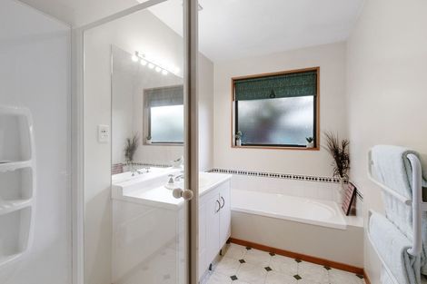 Photo of property in 6 Empress Place, Halswell, Christchurch, 8025