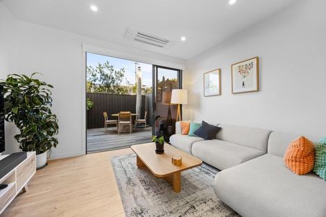 Photo of property in 5/47 Taipari Road, Te Atatu Peninsula, Auckland, 0610