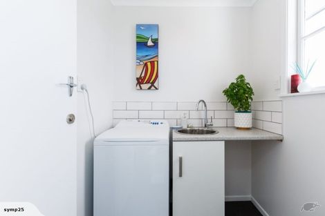 Photo of property in 12 Ruamahanga Crescent, Terrace End, Palmerston North, 4410