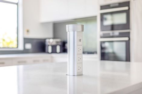 Photo of property in 2 Georgia Grove, Paraparaumu, 5032