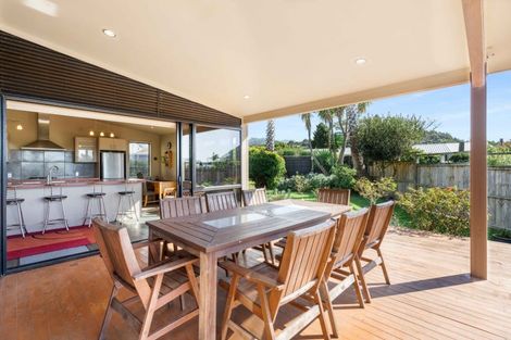Photo of property in 10 Willow Grove, Tairua, 3508