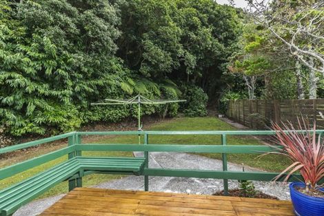 Photo of property in 22 Batchelor Street, Newlands, Wellington, 6037