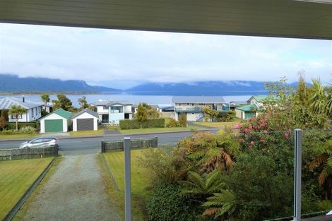 Photo of property in 72 Ahau Street, Moana, 7872