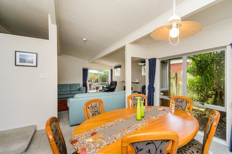 Photo of property in 6 Dunk Place, Milson, Palmerston North, 4414