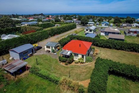 Photo of property in 185 Tasman Street, Opunake, 4616