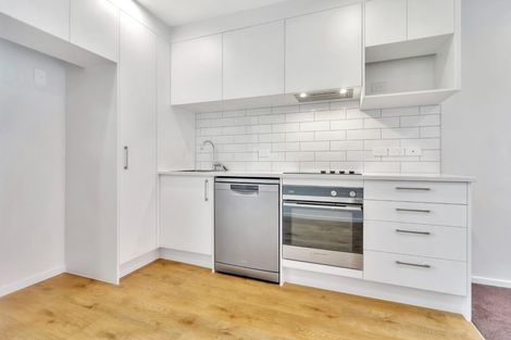 Photo of property in 7/3234 Great North Road, New Lynn, Auckland, 0600