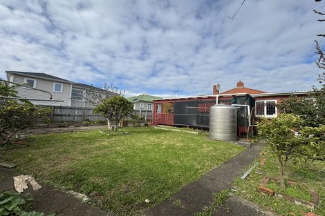 Photo of property in 17 Jasper Avenue, Mount Roskill, Auckland, 1041