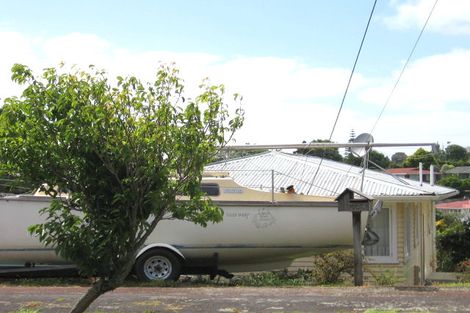 Photo of property in 124 Methuen Road, New Windsor, Auckland, 0600