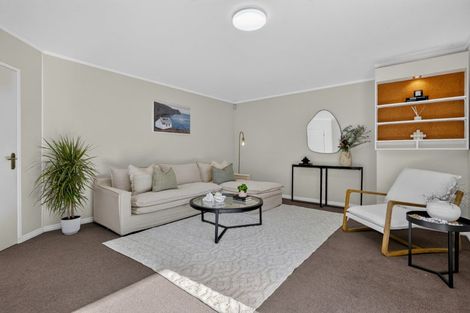 Photo of property in 873 Waitakere Road, Kumeu, 0891