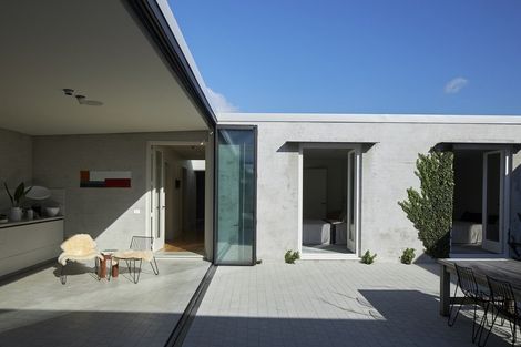 Photo of property in 13 Oxford Terrace, Devonport, Auckland, 0624