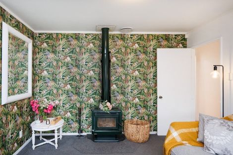 Photo of property in 21 Dalfield Place, Highbury, Palmerston North, 4412