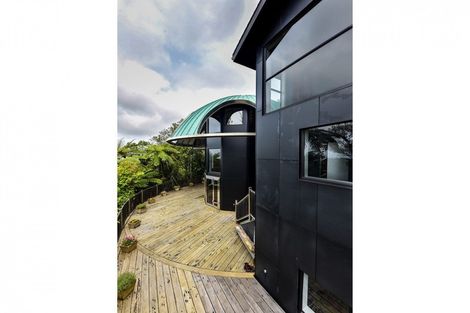 Photo of property in 440 Scenic Drive, Waiatarua, Auckland, 0612