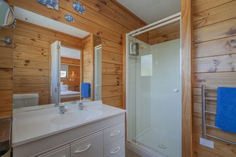 Photo of property in 13 Martin Place, Cooks Beach, Whitianga, 3591