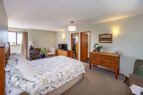 Photo of property in 12 Valencia Lane, Mount Pleasant, Christchurch, 8081