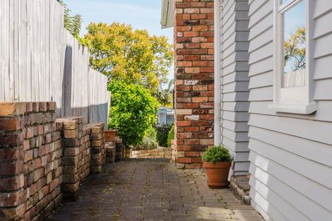 Photo of property in 26 Palmerston Road, Birkenhead, Auckland, 0626