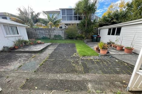 Photo of property in 5 Harbour View Road, Point Chevalier, Auckland, 1022