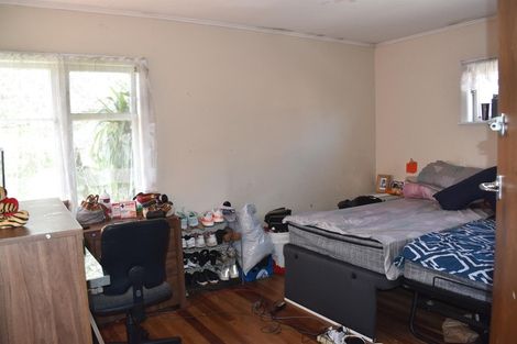 Photo of property in 84 Roberts Road, Te Atatu South, Auckland, 0610