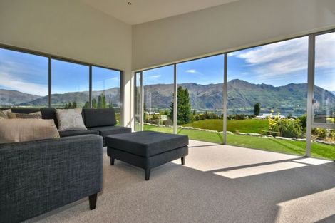 Photo of property in 7 Valley Crescent, Wanaka, 9305