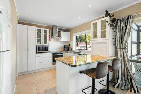 Photo of property in 2/22 Bramley Drive, Farm Cove, Auckland, 2012