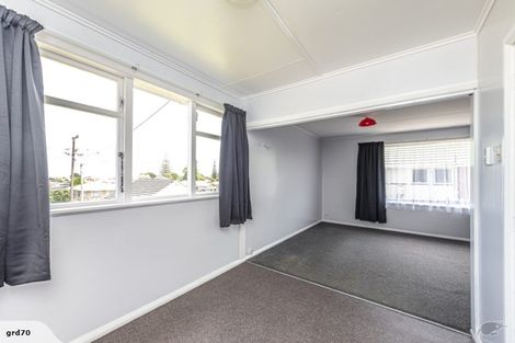 Photo of property in 180 Puriri Street, Castlecliff, Whanganui, 4501