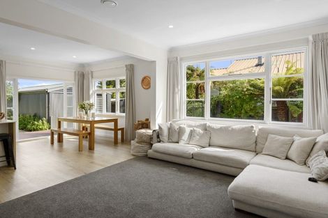 Photo of property in 35 Stapletons Road, Richmond, Christchurch, 8013